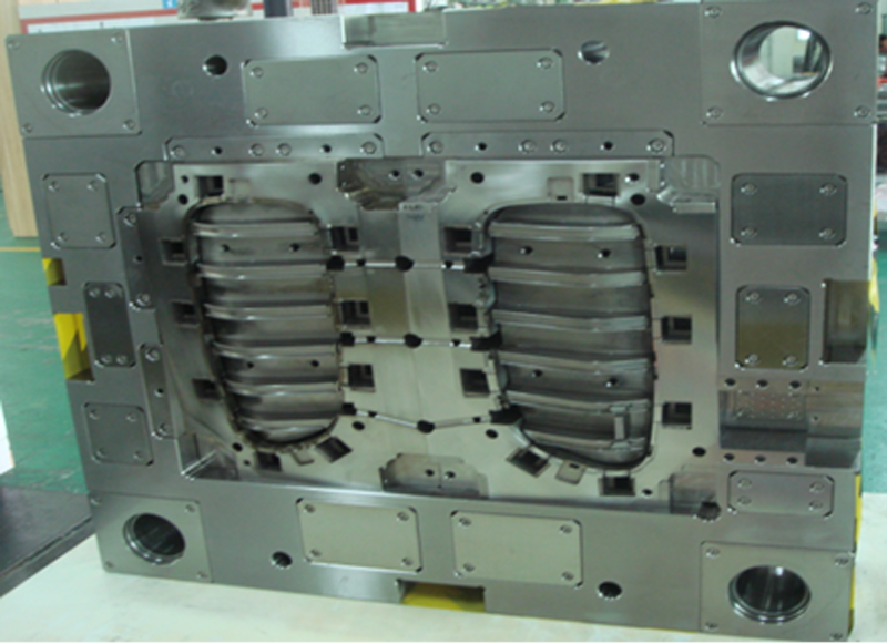 Auto parts plastic injection mould