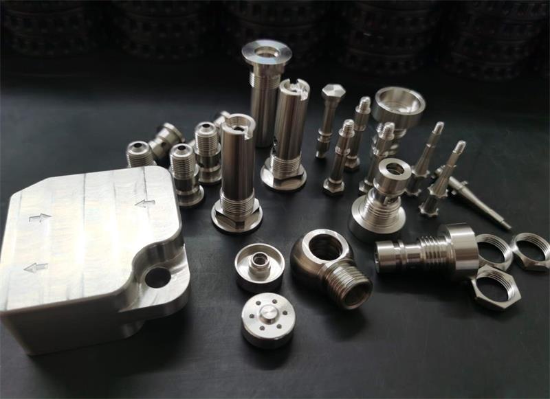 what is CNC machinine and what work can it do